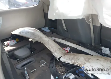 2015 Toyota Sienna Xle Premium 8 Passenger z USA, uszkodzony, nr VIN 5TDYK3DC4FS531226